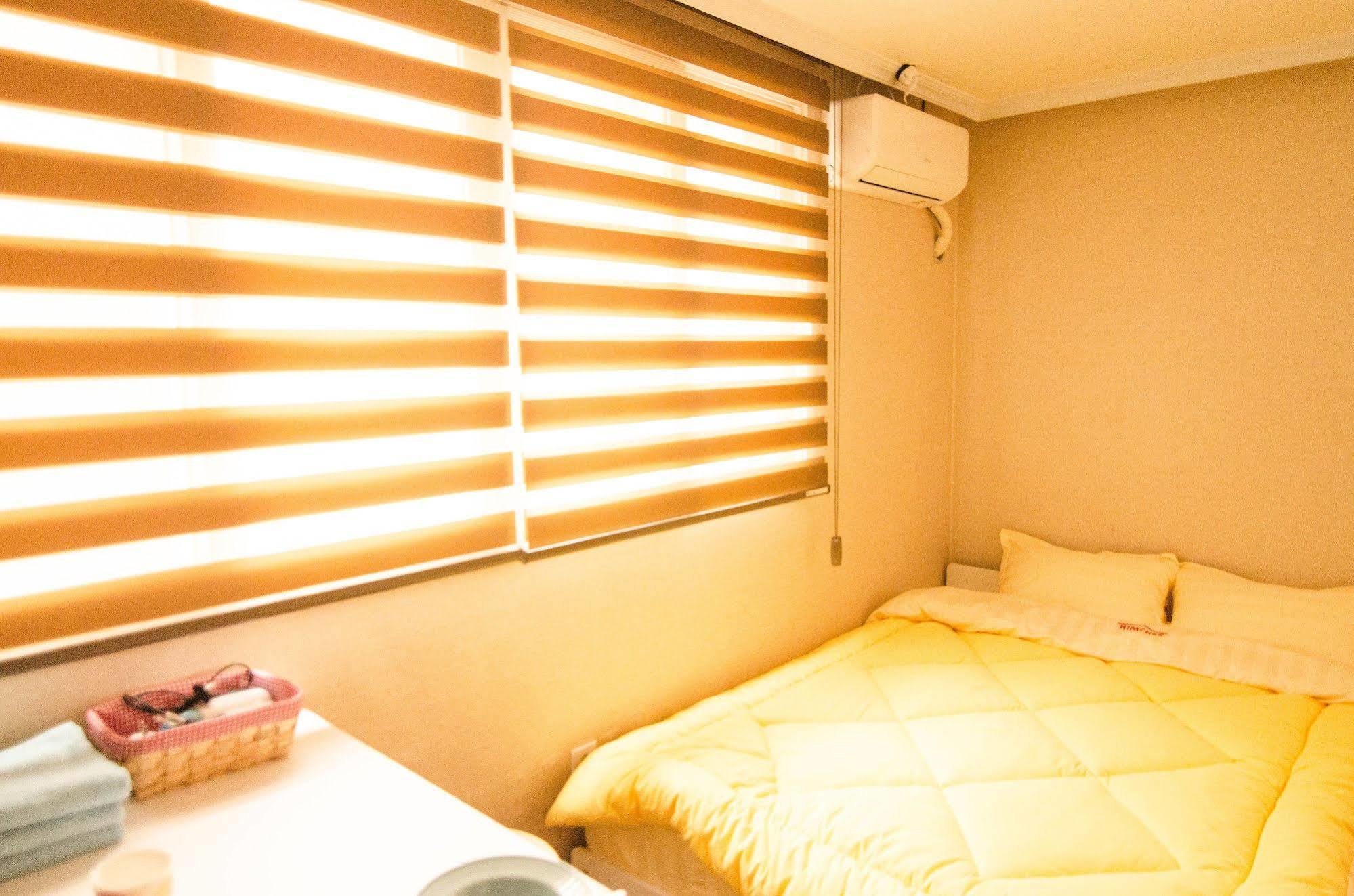 Yakorea Hostel Hongdae Szöul Kültér fotó