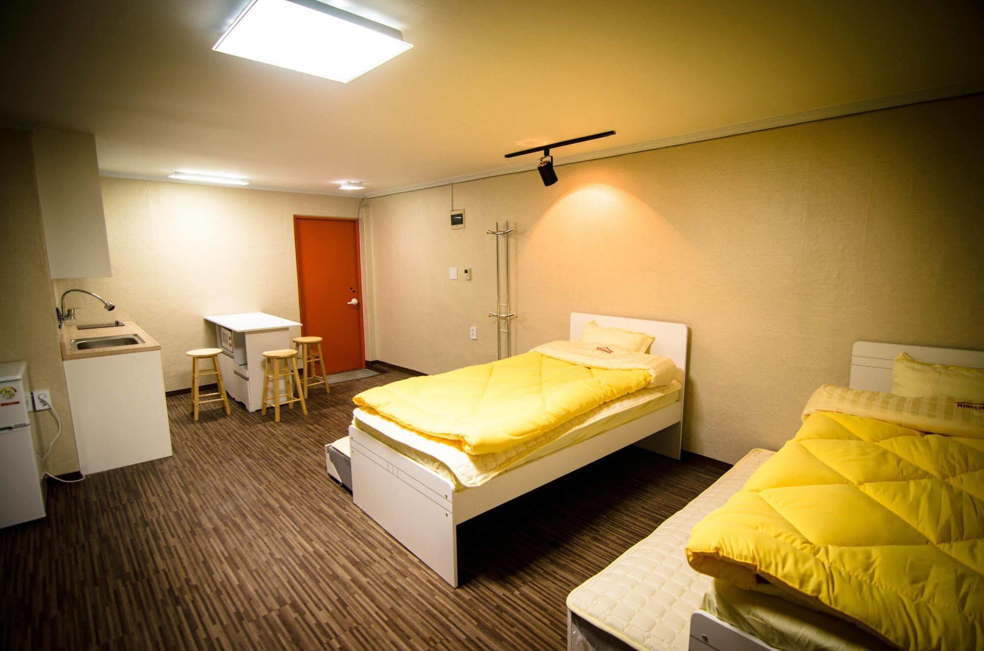 Yakorea Hostel Hongdae Szöul Kültér fotó