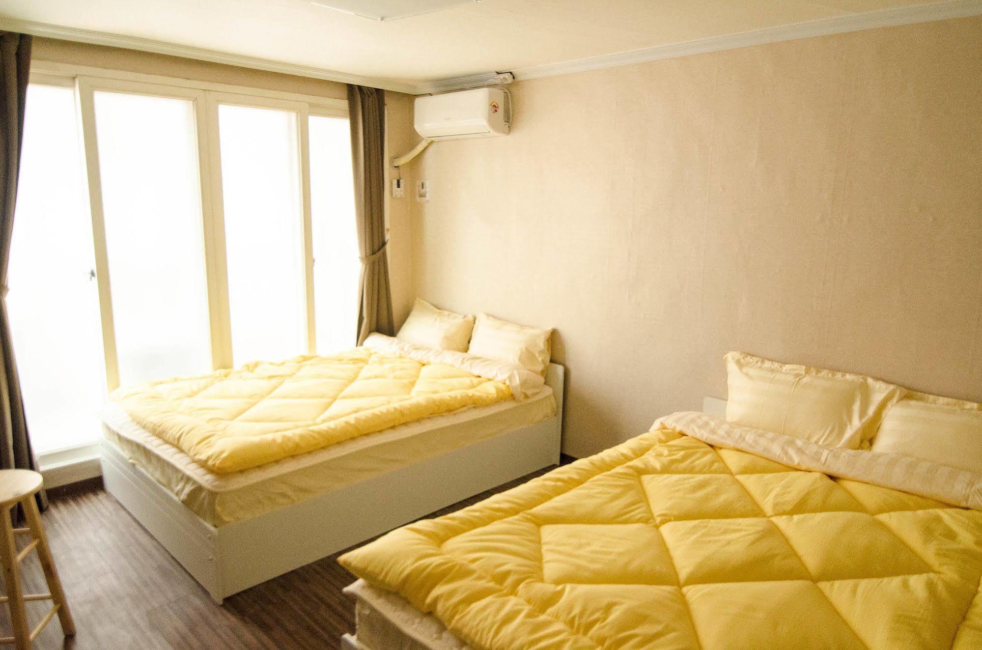 Yakorea Hostel Hongdae Szöul Kültér fotó