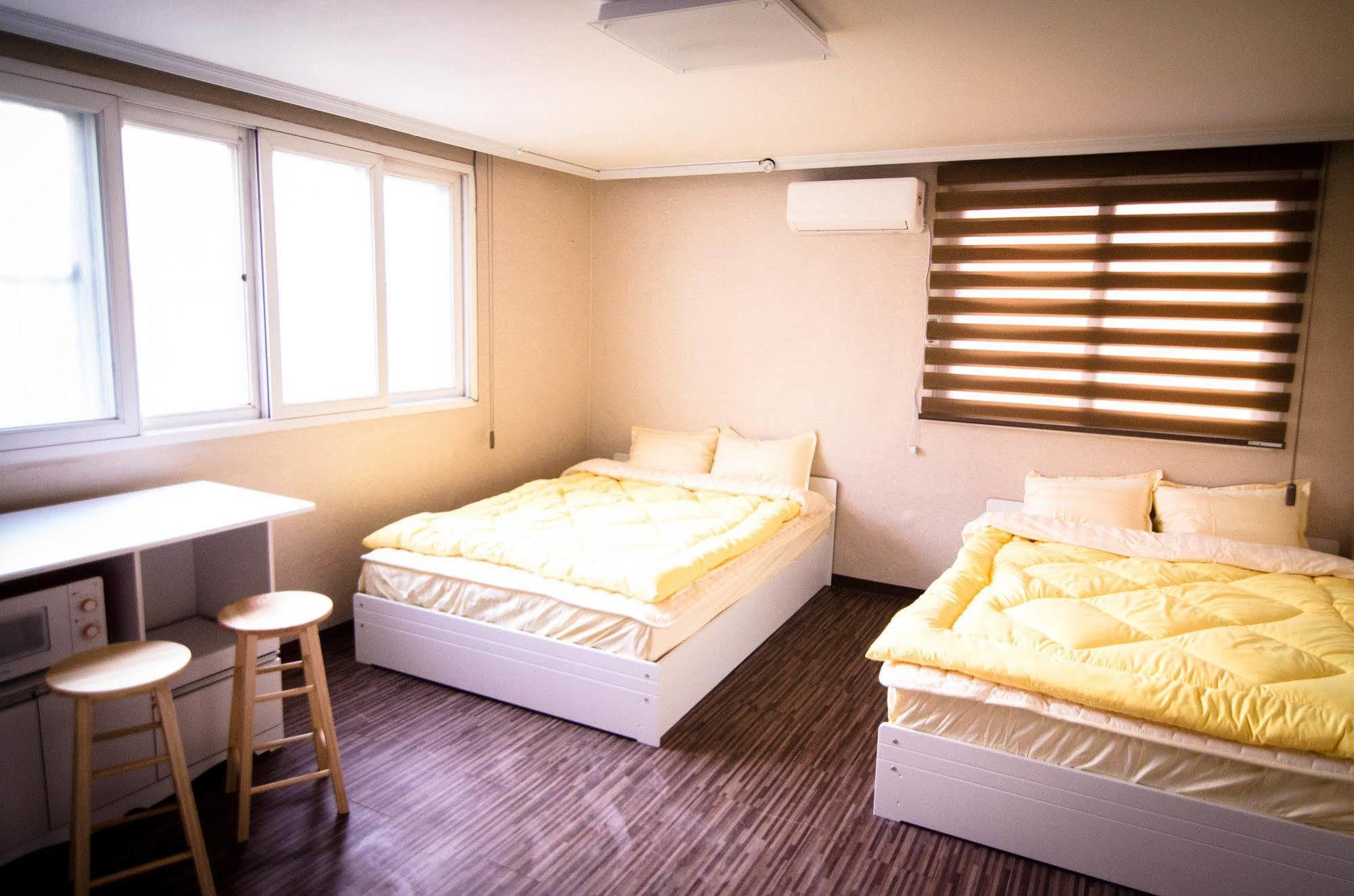 Yakorea Hostel Hongdae Szöul Kültér fotó