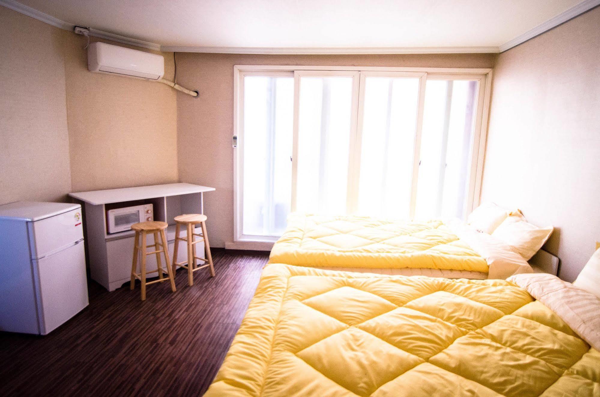 Yakorea Hostel Hongdae Szöul Kültér fotó